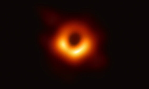 Prva fotografija crne rupe